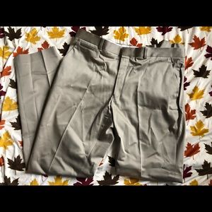 Perry Ellis Khakis size 36/32 Tailored Fit